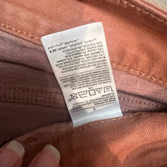 Old navy rockstar jeans - Picture 2 of 3